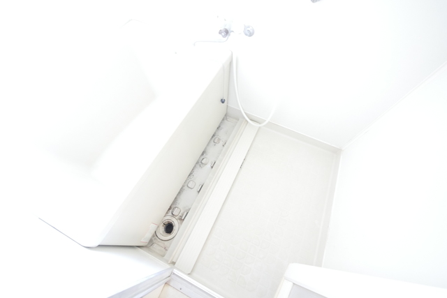 バス・シャワールーム　★奥行きのある浴槽です★