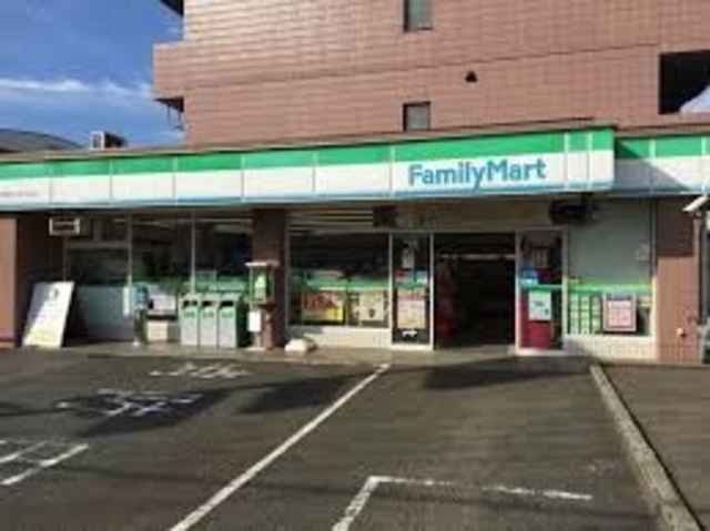 コンビニ　ファミリーマート座間二丁目店（コンビニ）まで883m