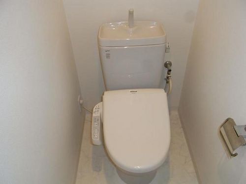 トイレ　※同じ間取り別号室参考写真 　現状優先