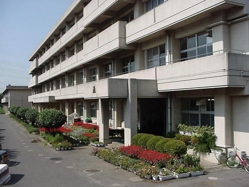 中学校　千葉市立貝塚中学校（中学校）まで400m