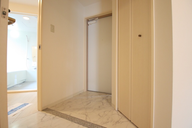 玄関　※別室の参考写真の為、現況優先です。