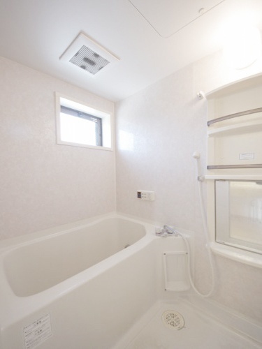 バス・シャワールーム　浴室（類似室内）