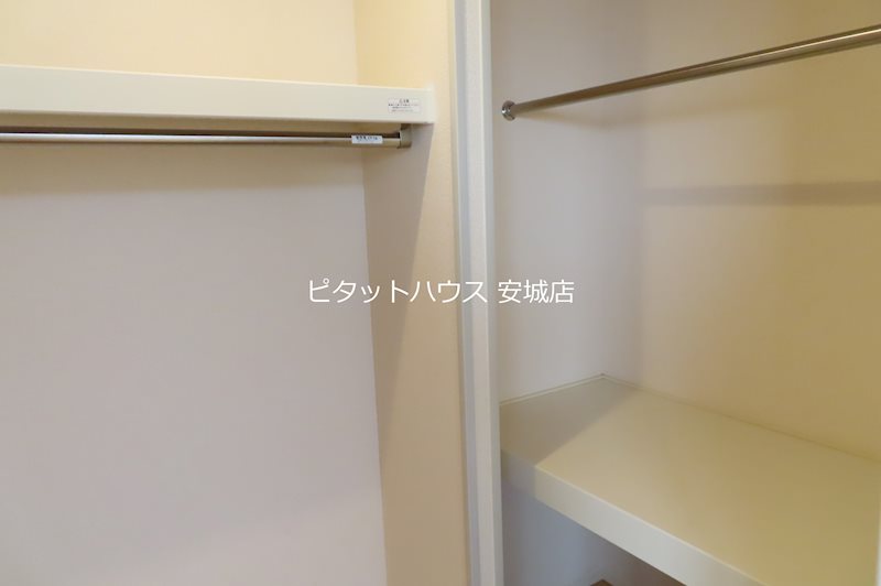 収納　同物件別部屋
