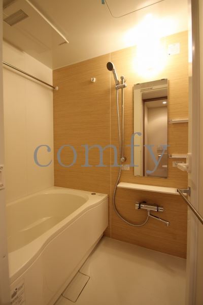 バス・シャワールーム　追炊き・浴室乾燥機付きバス