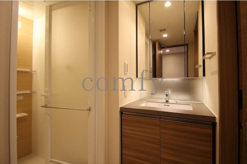 洗面設備　高級感のあるパウダールーム