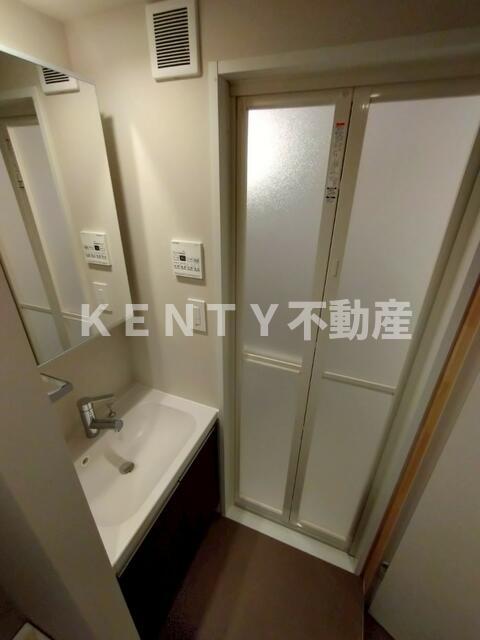 洗面設備　脱衣スペースもあります