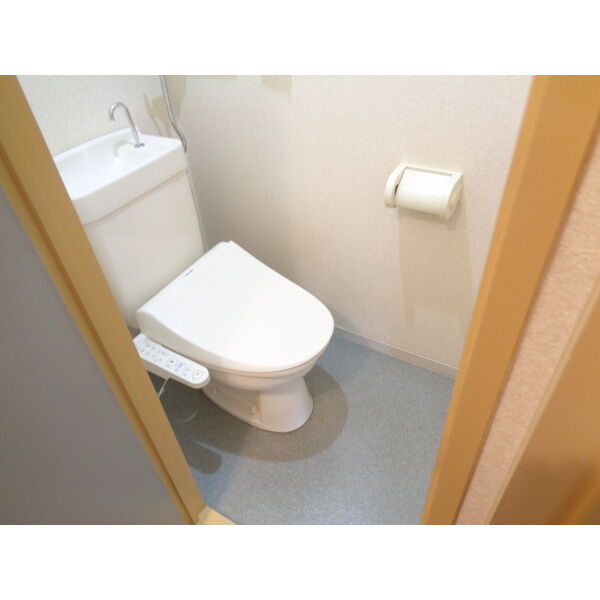 トイレ　トイレもきれいです