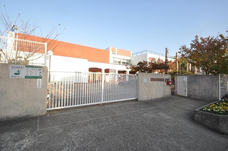 小学校　神戸市立若草小学校（小学校）まで724m