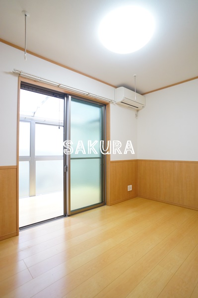 居室・リビング　使いやすい形の為、レイアウトを楽しめます♪