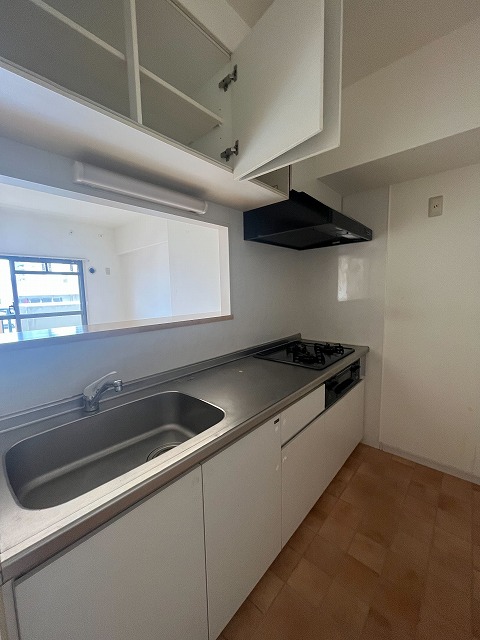 キッチン　同物件、別号室のものです。
