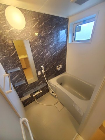 バス・シャワールーム　※1階（1LDK）の参考写真