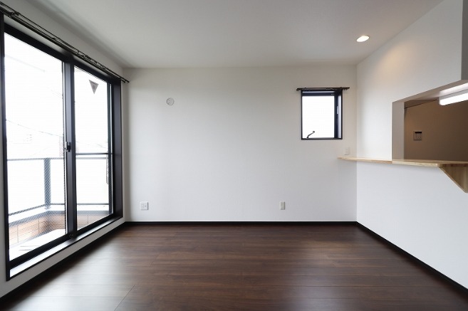 居室・リビング　角部屋に空きが出ました。