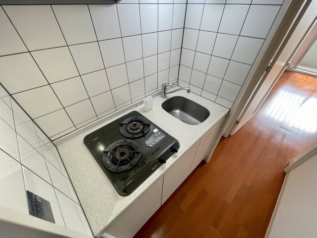 キッチン　同物件別部屋写真