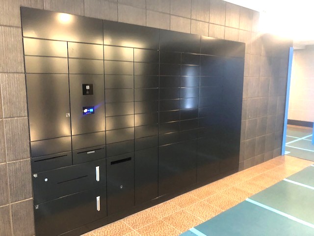 ロビー　宅配ＢＯＸ