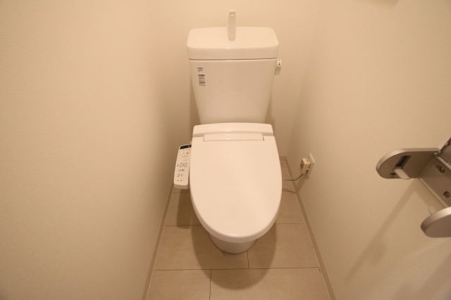 トイレ　※別室の参考写真の為、現況優先です。