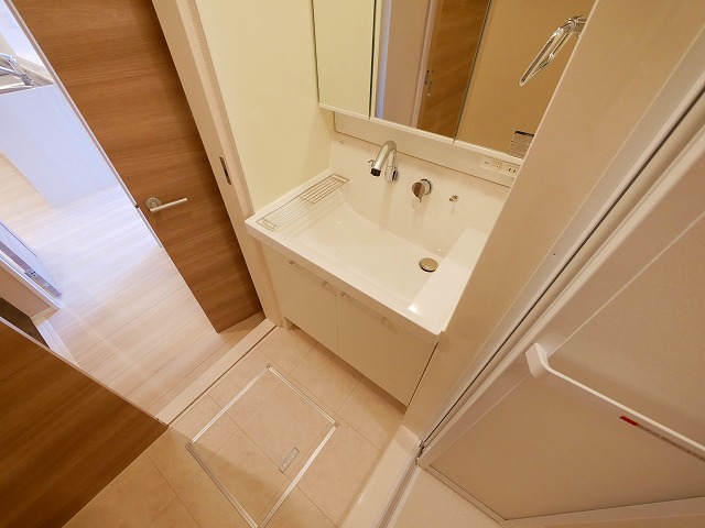 洗面設備　スペースが確保できる洗面所です