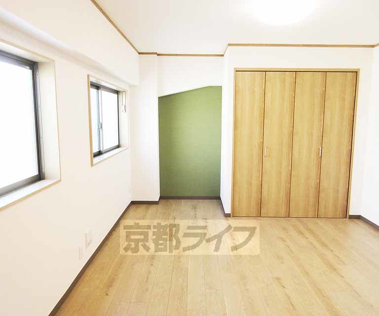 居室・リビング　広々とした洋室１２．９帖です