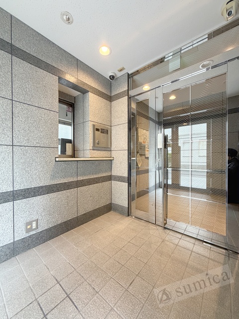 エントランス　オートロックで部外者はシャットアウト♪♪