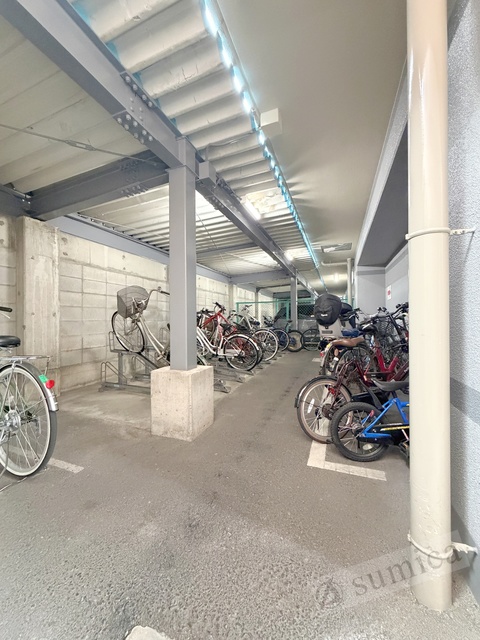 その他共有部分　屋根付き駐輪場が嬉しいです♪♪