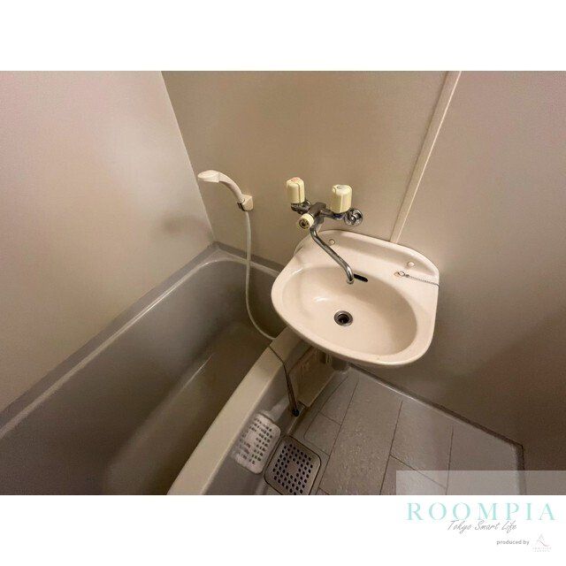 バス・シャワールーム　洗面