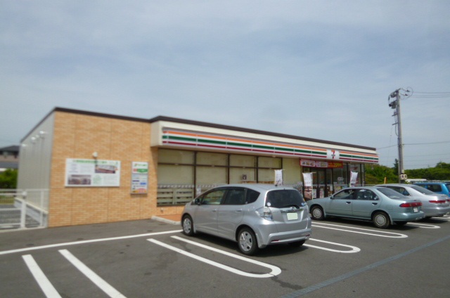 コンビニ　セブンイレブン（コンビニ）まで864m