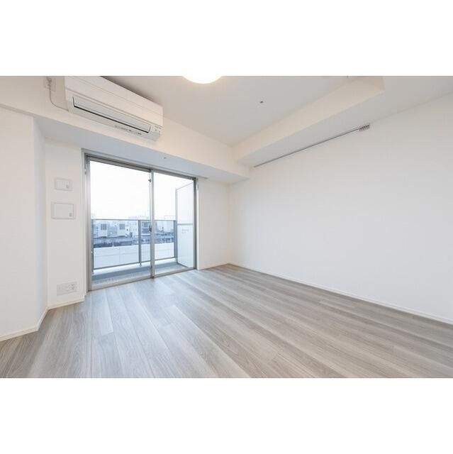 居室・リビング　☆明るい洋室☆