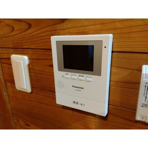 セキュリティ　モニター付きインターホン