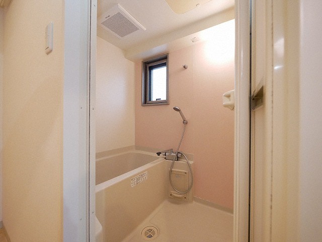 バス・シャワールーム　お風呂です