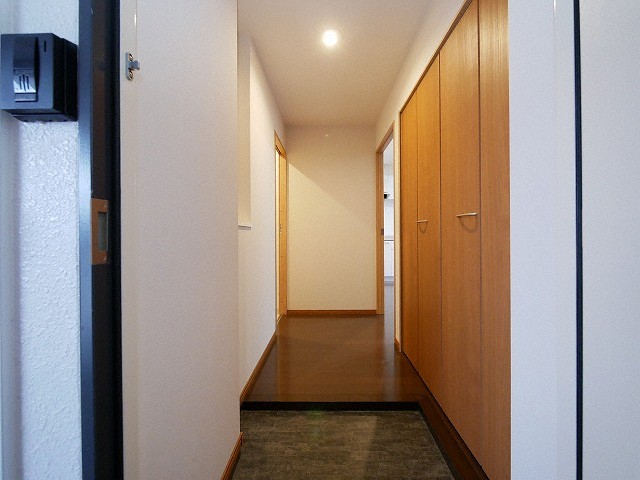 玄関　落ち着いた玄関です