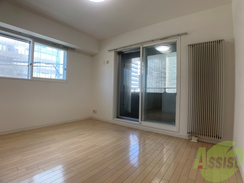 居室・リビング　リビングです。白を基調としていてお部屋全体が明るいですね！