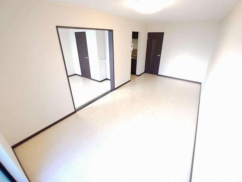 居室・リビング　居室：フローリング