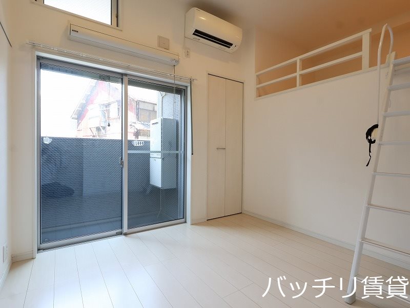 居室・リビング　画像は、同型タイプの為、現状を優先いたします。