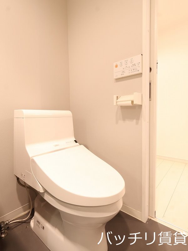 トイレ　画像は、同型タイプの為、現状を優先いたします。