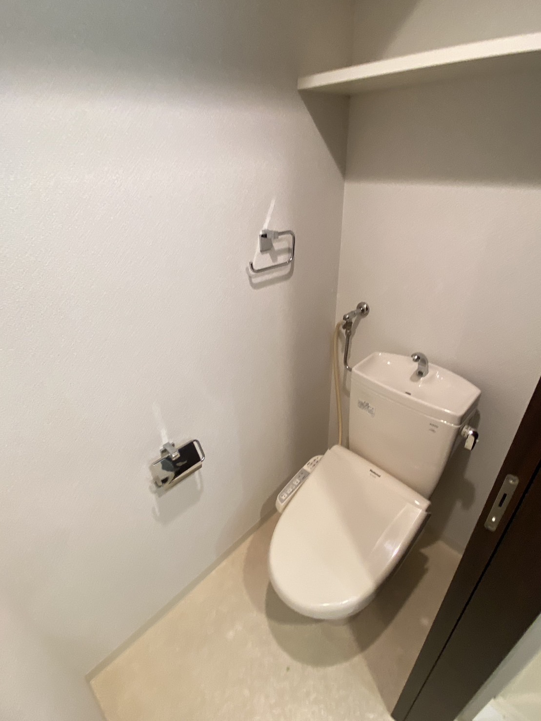 トイレ　※同じ間取りの他号室です