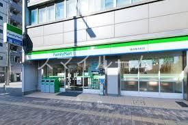 コンビニ　ファミリーマート横浜青木町店（コンビニ）まで320m