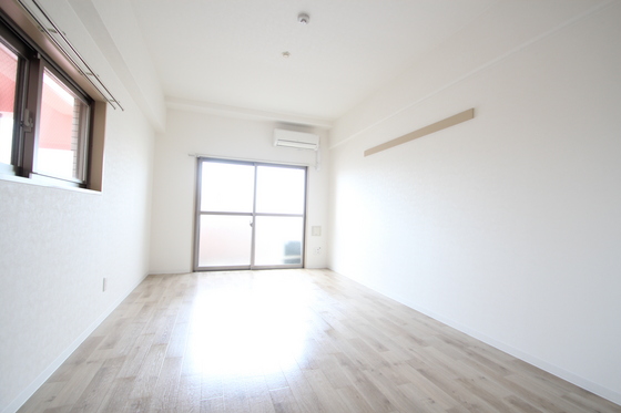 居室・リビング　※別部屋の写真です