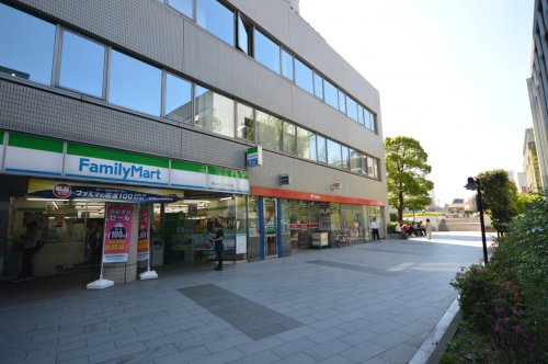 郵便局　渋谷青山通郵便局（郵便局）まで598m