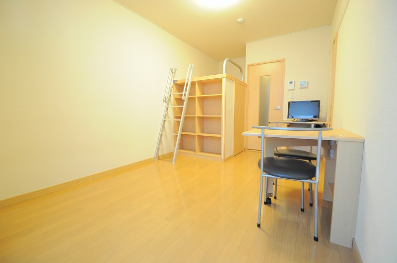 居室・リビング　1階はフローリングタイプです