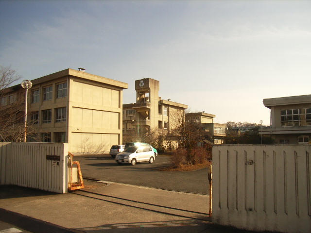 小学校　木津川市立高の原小学校（小学校）まで782m