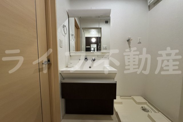 洗面設備　使いやすい独立洗面台です