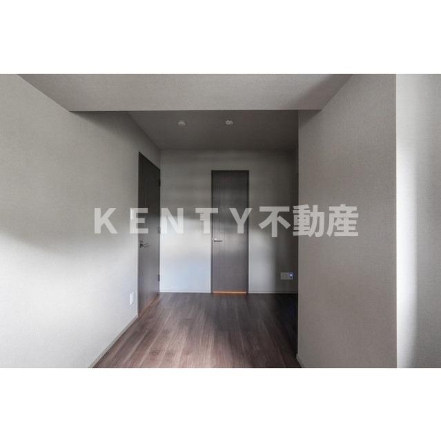 その他部屋・スペース　開放的な寝室です