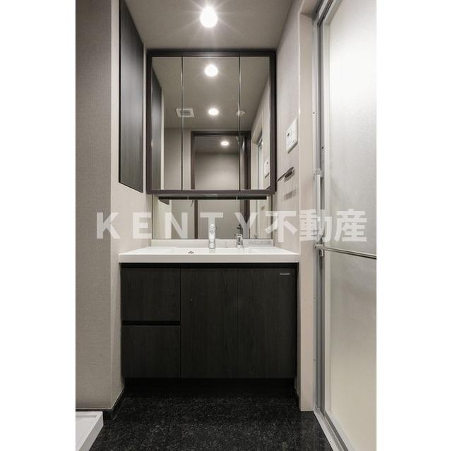 洗面設備　スペースが確保できる洗面所です