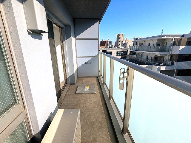 バルコニー　6F、南向き日当り良好、上層階からは隅田川花火見えます