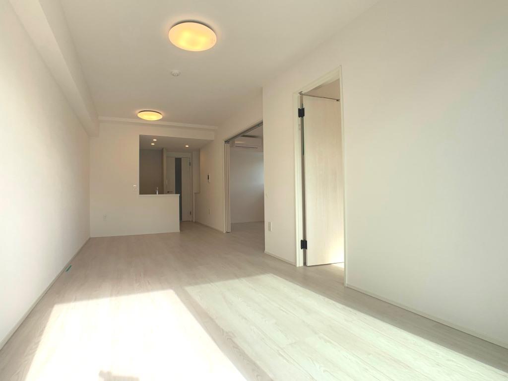 居室・リビング　インターネット無料、南向き日当り良好、リビングにエアコンと照