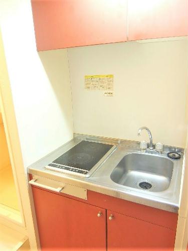 キッチン　同タイプの写真です。仕様が異なる場合がございます。