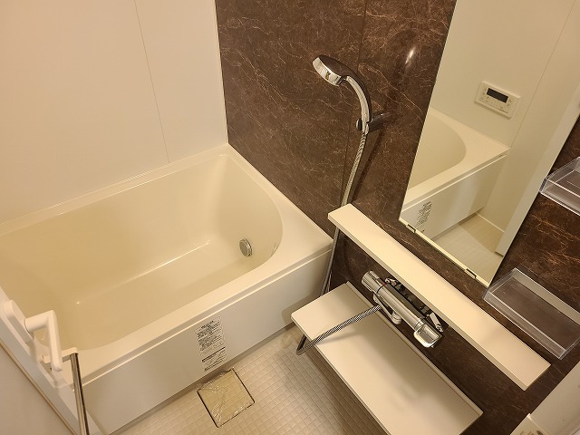 バス・シャワールーム　★浴室オートバス仕様・追い焚き機能＆浴室乾燥機付き。★