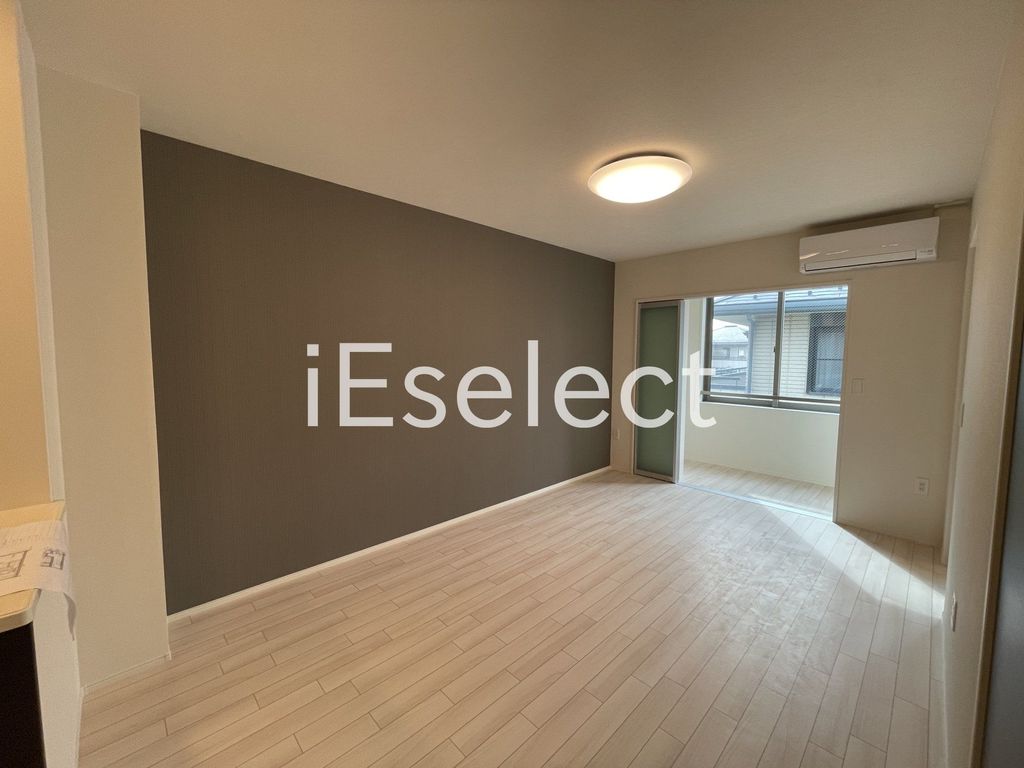 居室・リビング　エアコン付きのリビングです★