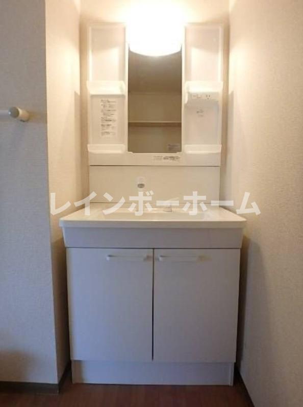 洗面設備　使いやすい洗面所です