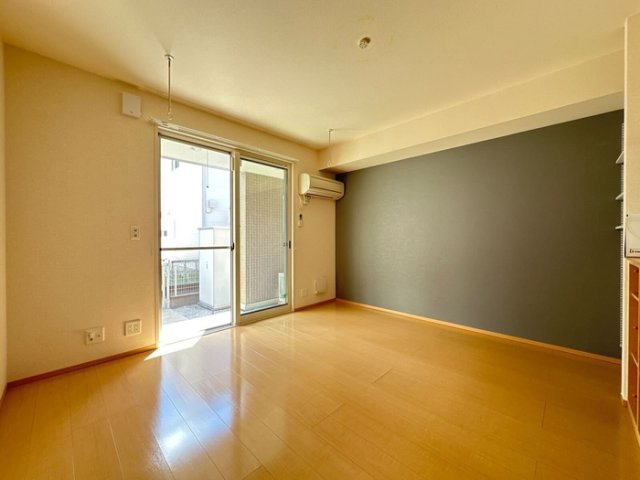 居室・リビング　LDK（別角度）