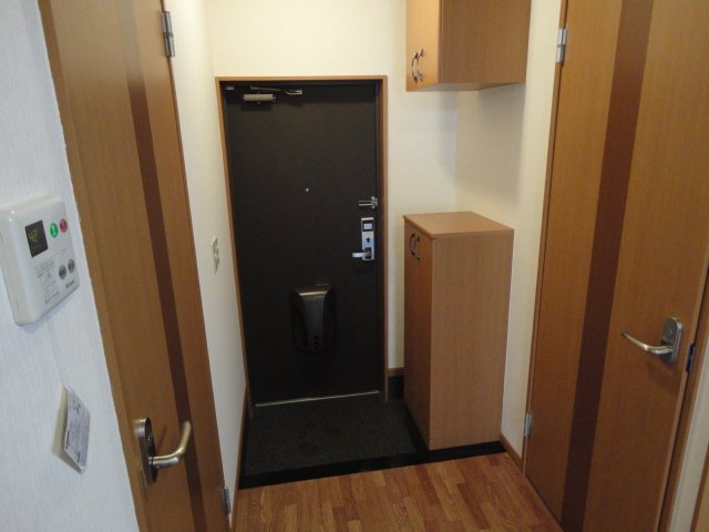 玄関　玄関(人感センサーライト)